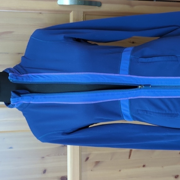 Vintage Lululemon  Full Zip Jacket in EUC Size 6 - Picture 9 of 13
